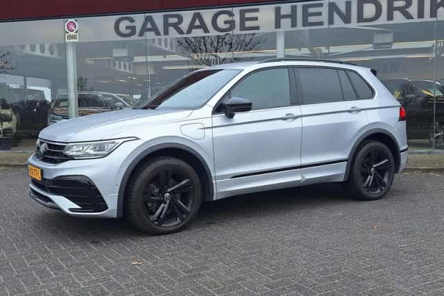 Volkswagen Tiguan (2022) thumbnail 2