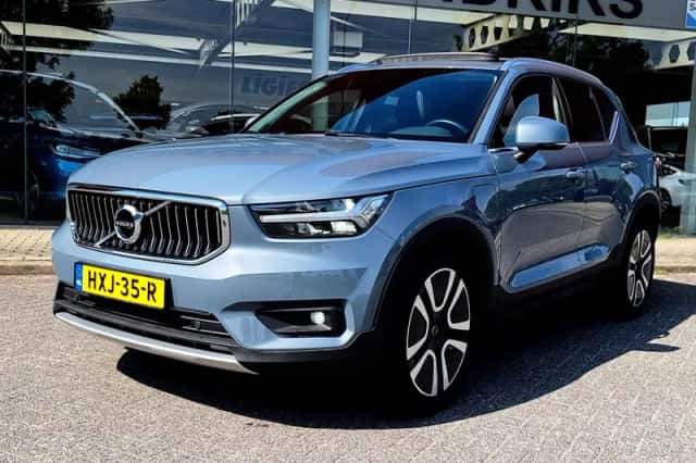 Volvo XC40 (2021) thumbnail 3