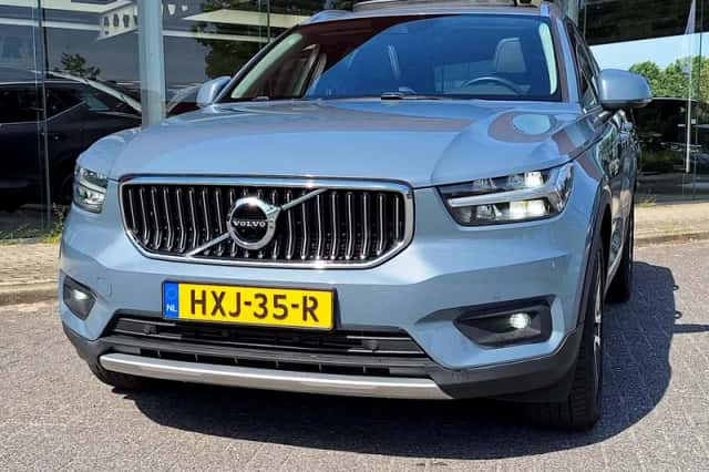 Volvo XC40 (2021) thumbnail 4