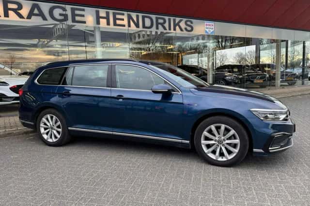 Volkswagen Passat (2022) thumbnail 6