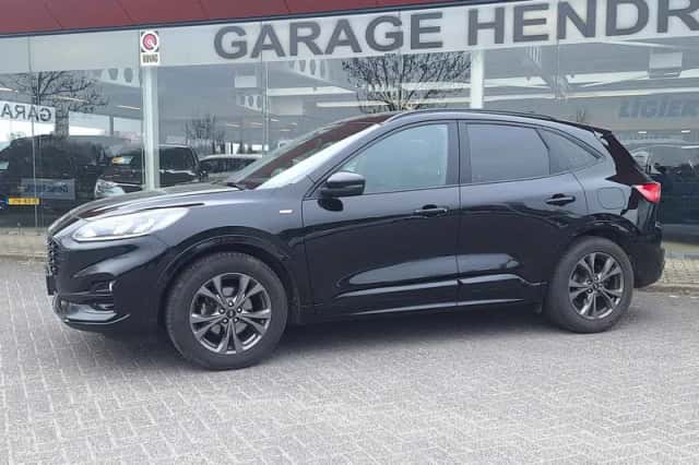 Ford Kuga (2021) thumbnail 2