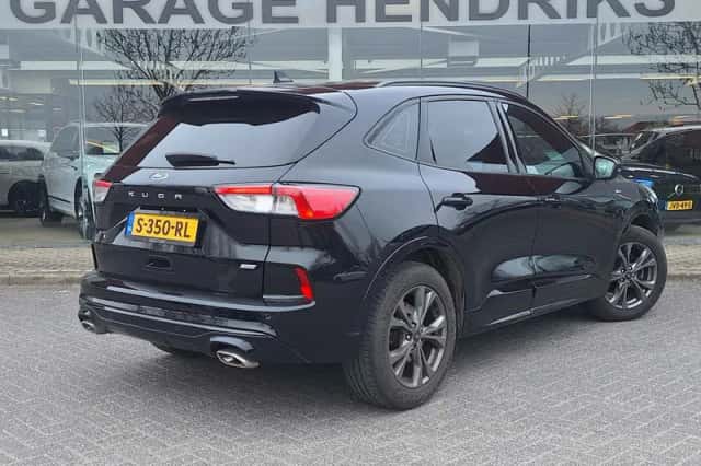Ford Kuga (2021) thumbnail 4