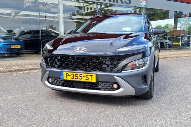 Hyundai Kona (2022) thumbnail 4