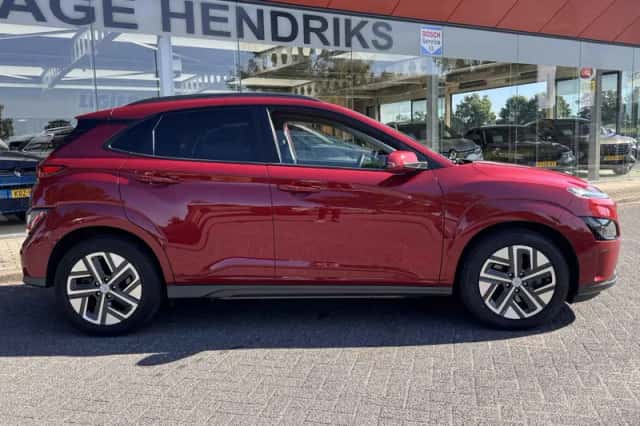 Hyundai Kona (2023) thumbnail 6