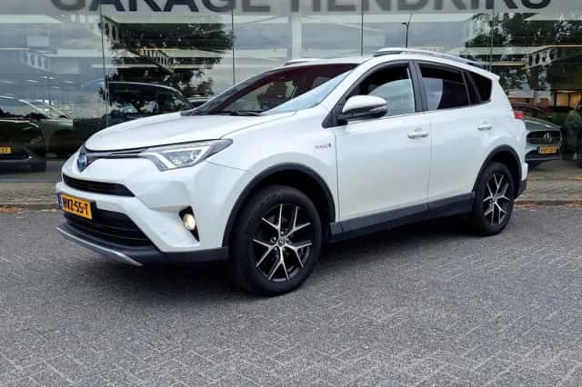 Toyota RAV4 (2017) thumbnail 1