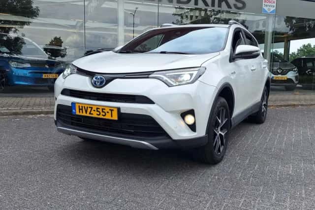 Toyota RAV4 (2017) thumbnail 3