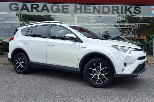 Toyota RAV4 (2017) thumbnail 5