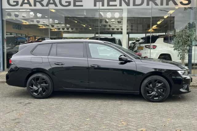 Opel Astra (2024) thumbnail 2