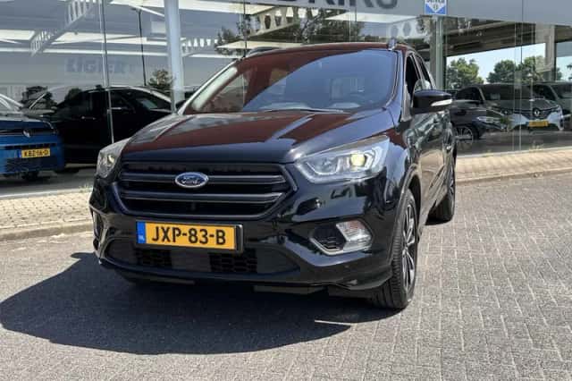 Ford Kuga (2018) thumbnail 2