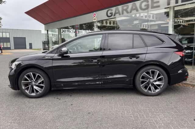 Škoda Enyaq (2022) thumbnail 4
