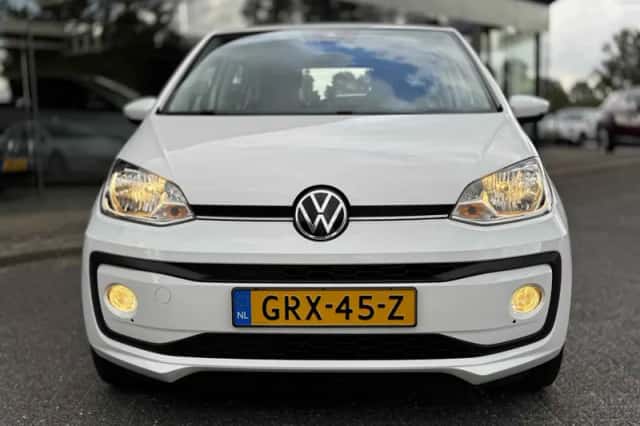 Volkswagen Up! (2021) thumbnail 4