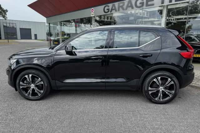 Volvo XC40 (2021) thumbnail 3