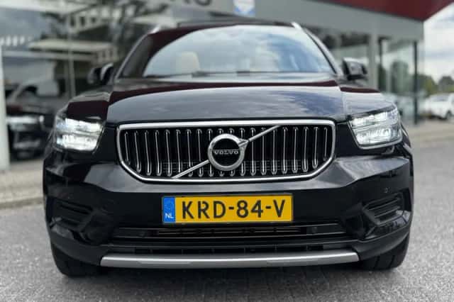 Volvo XC40 (2021) thumbnail 4