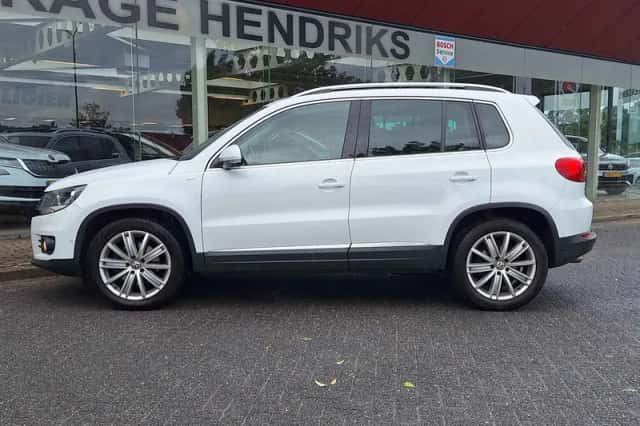 Volkswagen Tiguan (2014) thumbnail 3