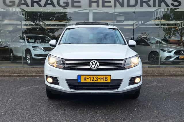 Volkswagen Tiguan (2014) thumbnail 4