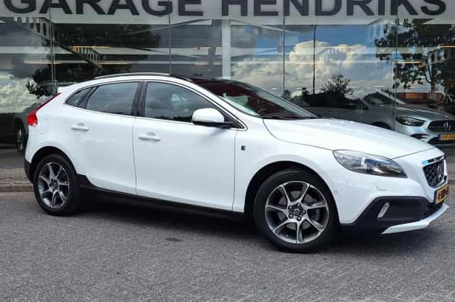 Volvo V40 Cross Country (2014) thumbnail 4