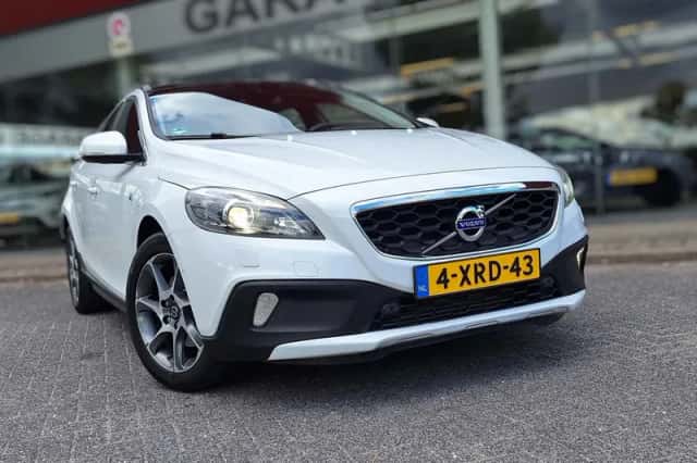 Volvo V40 Cross Country (2014) thumbnail 5