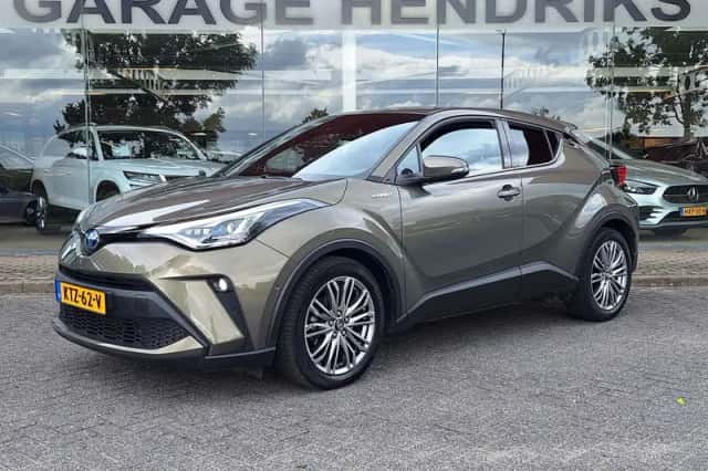 Toyota C-HR (2021) thumbnail 1