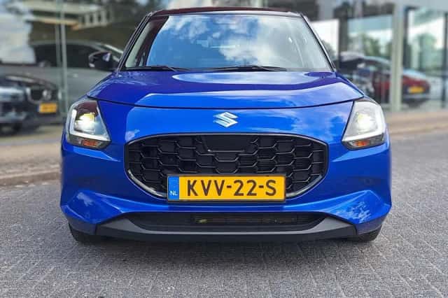 Suzuki Swift (2024) thumbnail 4