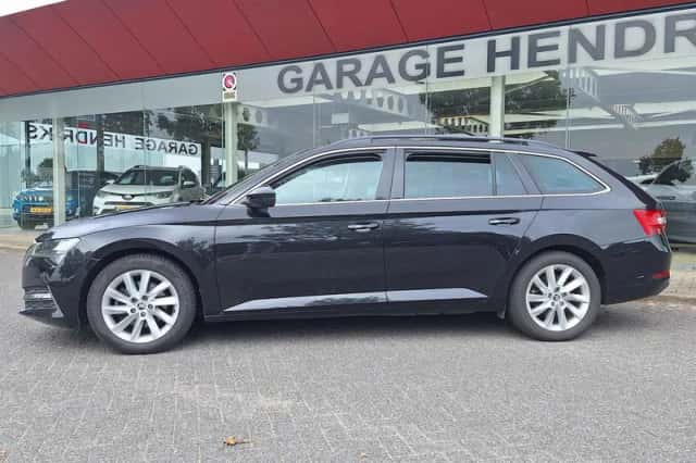 Škoda Superb (2020) thumbnail 3