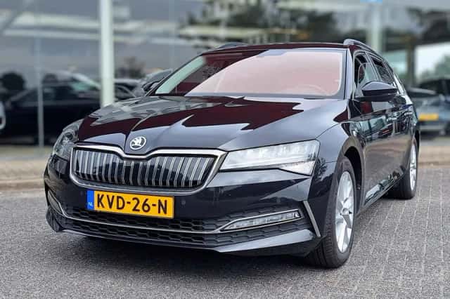 Škoda Superb (2020) thumbnail 4