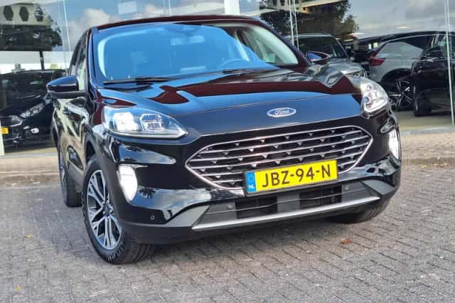 Ford Kuga (2021) thumbnail 4