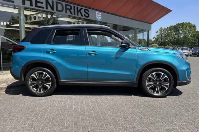 Suzuki Vitara (2022) thumbnail 6
