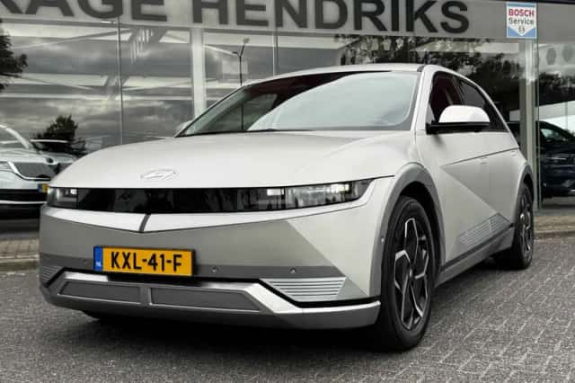 Hyundai Ioniq 5 (2022) thumbnail 3