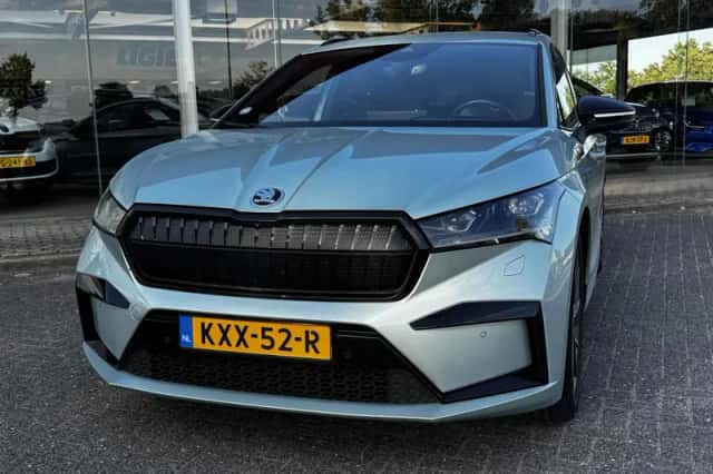Škoda Enyaq (2023) thumbnail 3