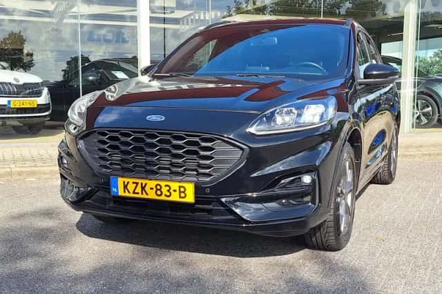Ford Kuga (2023) thumbnail 4