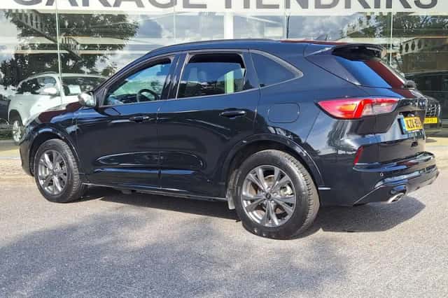 Ford Kuga (2023) thumbnail 6