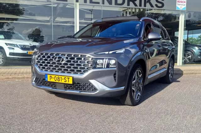 Hyundai Santa Fe (2022) thumbnail 4