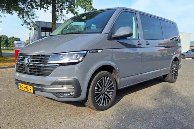 Volkswagen Transporter (2024) thumbnail 1