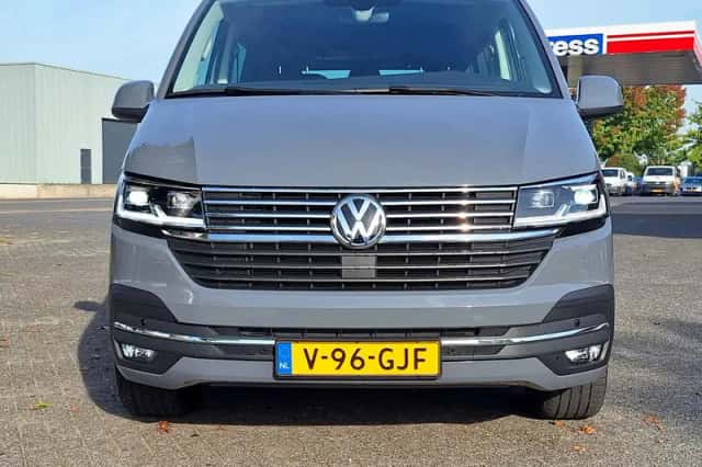 Volkswagen Transporter (2024) thumbnail 2
