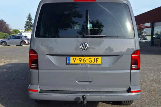 Volkswagen Transporter (2024) thumbnail 3