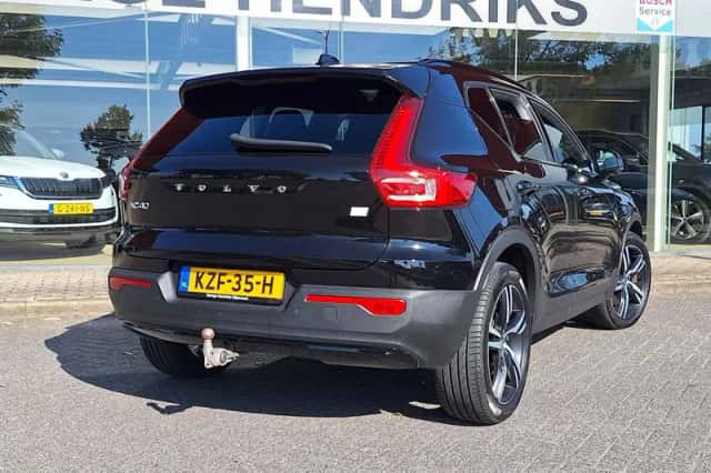Volvo XC40 (2021) thumbnail 3
