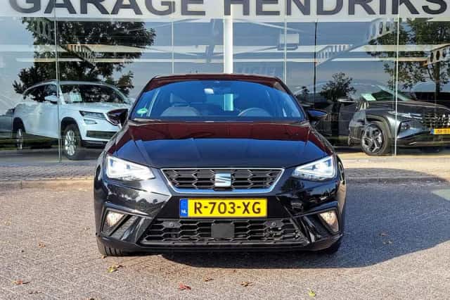 SEAT Ibiza (2023) thumbnail 2