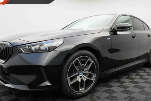 BMW i5 (2024) thumbnail 1