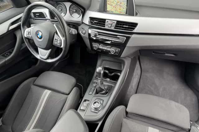 BMW X1 (2016) thumbnail 4