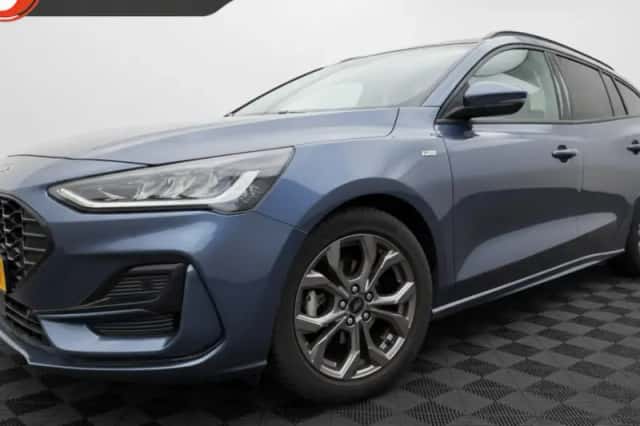 Ford Focus (2022) thumbnail 1