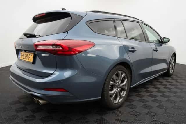 Ford Focus (2022) thumbnail 6