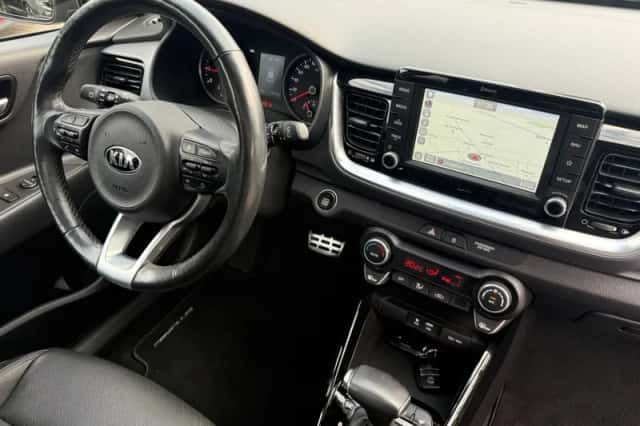 Kia Stonic (2019) thumbnail 4