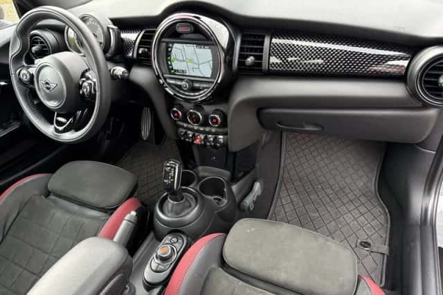 MINI Cooper (2019) thumbnail 5