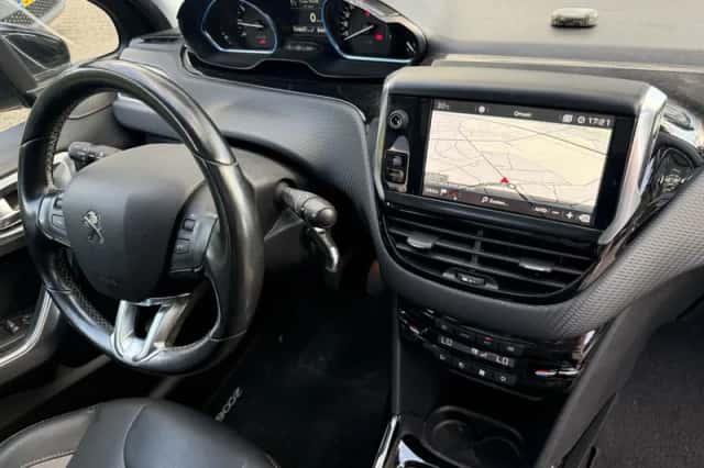 Peugeot 2008 (2008) thumbnail 4