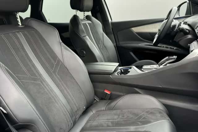 Peugeot 3008 (2021) thumbnail 3