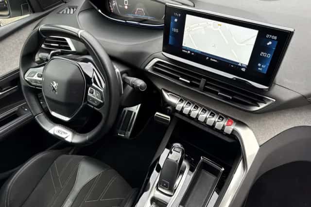 Peugeot 3008 (2021) thumbnail 4