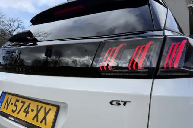 Peugeot 3008 (2021) thumbnail 5