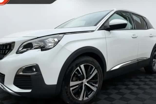 Peugeot 3008 (2017) thumbnail 1
