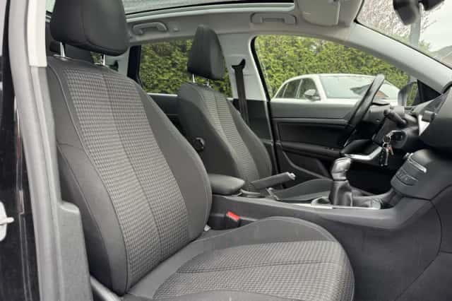 Peugeot 308 (2017) thumbnail 4