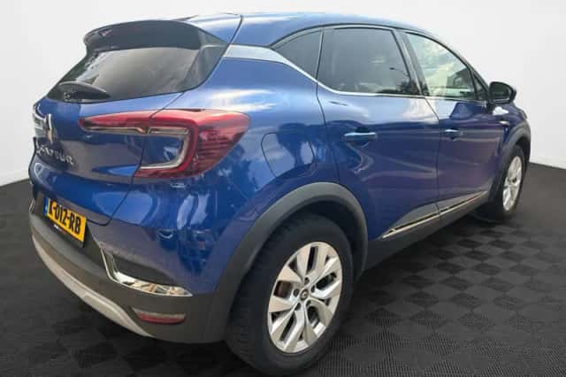 Renault Captur (2021) thumbnail 6